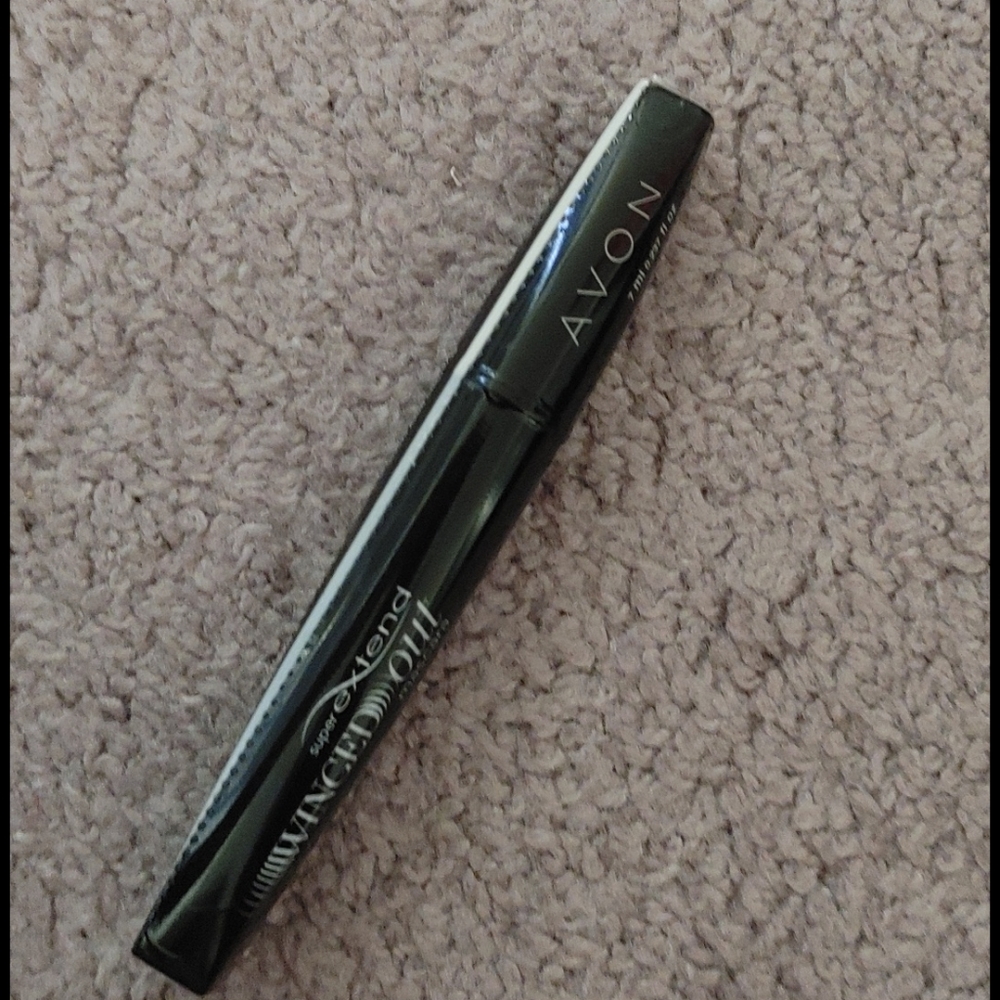 Super extended winged out Mascara